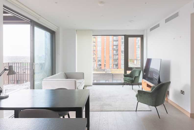 2 bedrooms apartments/flats to sale in Viaduct Gardens, Nine Elms-image 3