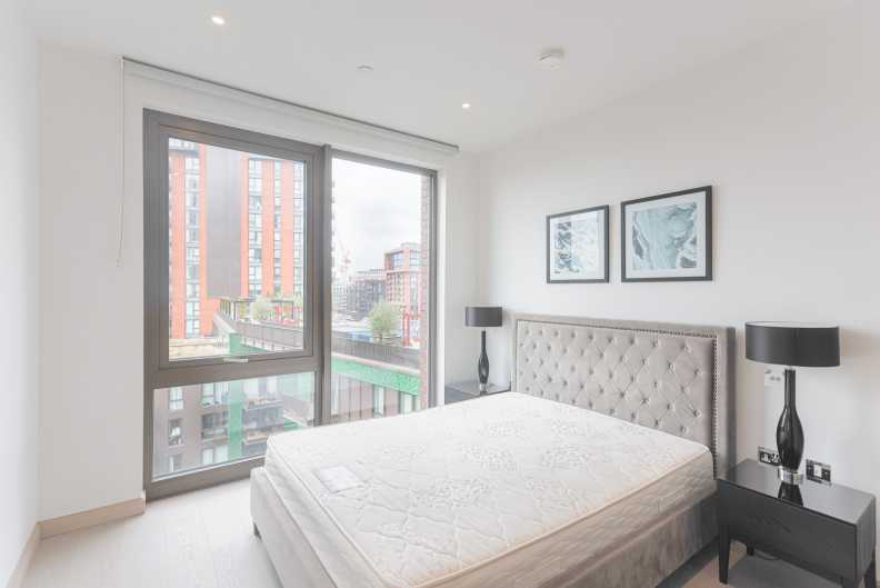 2 bedrooms apartments/flats to sale in Viaduct Gardens, Nine Elms-image 5