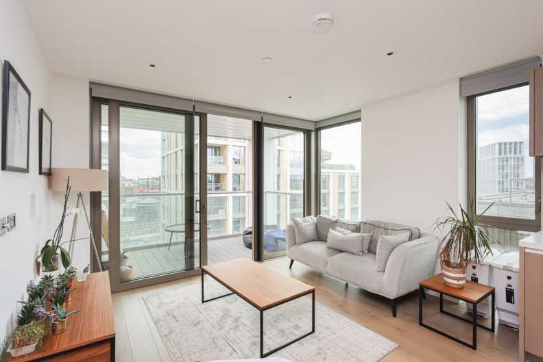 2 bedrooms apartments/flats to sale in Palmer Road, London-image 3