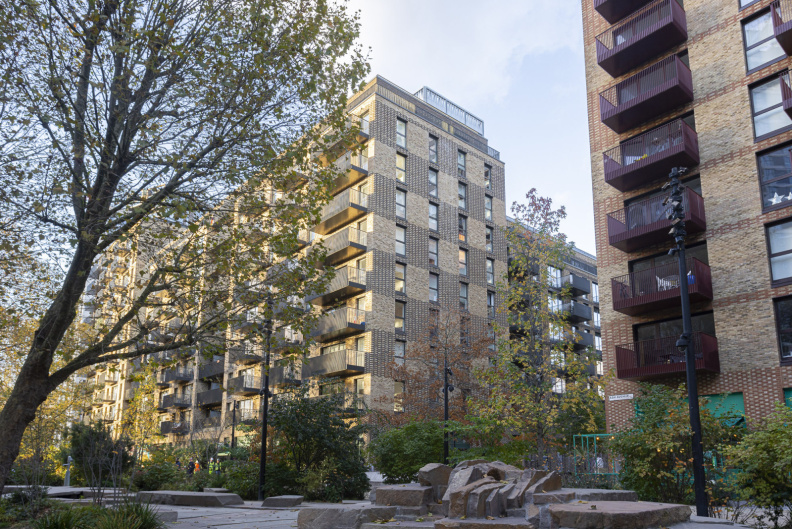2 bedrooms apartments/flats to sale in Elephant Park, Elephant & Castle-image 3