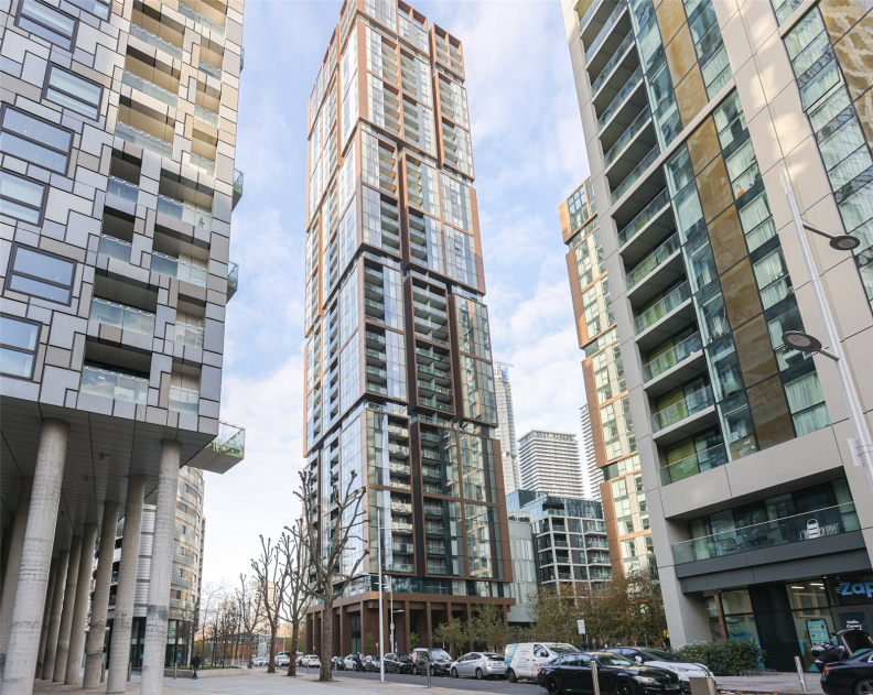 1 bedroom apartments/flats to sale in Harbour Way, South Quay-image 1
