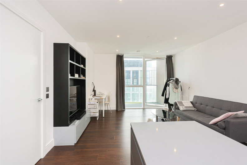 1 bedroom apartments/flats to sale in Harbour Way, South Quay-image 9