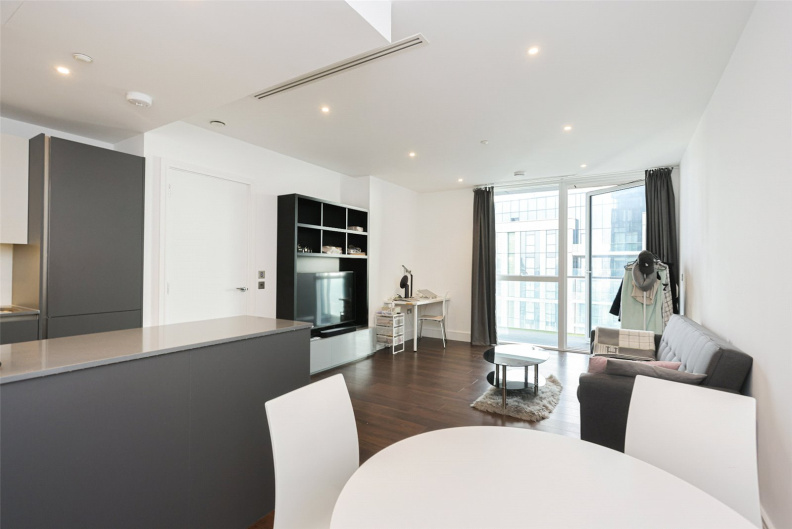 1 bedroom apartments/flats to sale in Harbour Way, South Quay-image 7