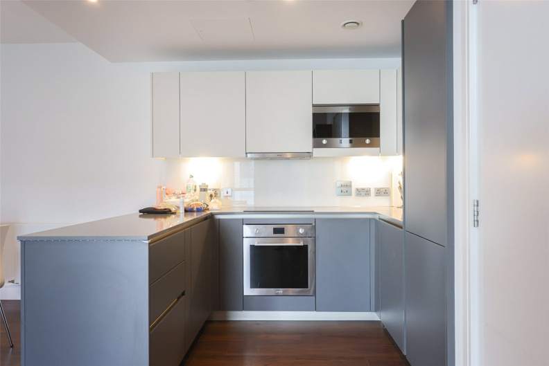 1 bedroom apartments/flats to sale in Harbour Way, South Quay-image 4
