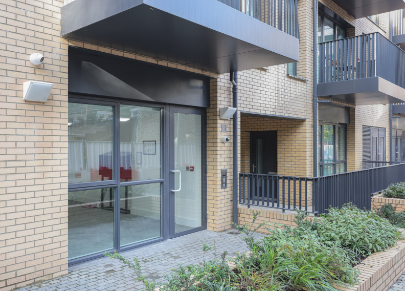 1 bedroom apartments/flats to sale in Whitebeam Way, Lewisham-image 1