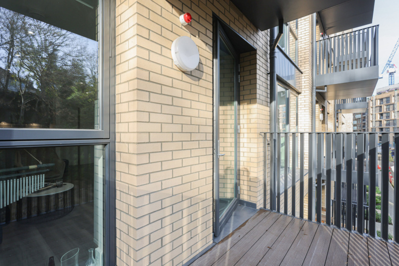 1 bedroom flat for Sale in Whitebeam Way, Lewisham, SE10, London