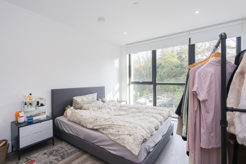 1 bedroom apartments/flats to sale in Whitebeam Way, Lewisham-image 5