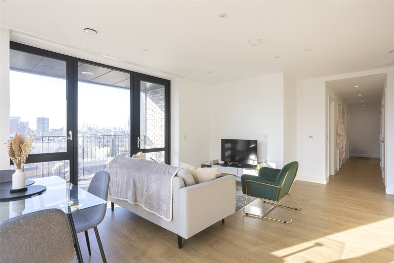 2 bedrooms apartments/flats to sale in Aberfeldy Square, Poplar-image 3