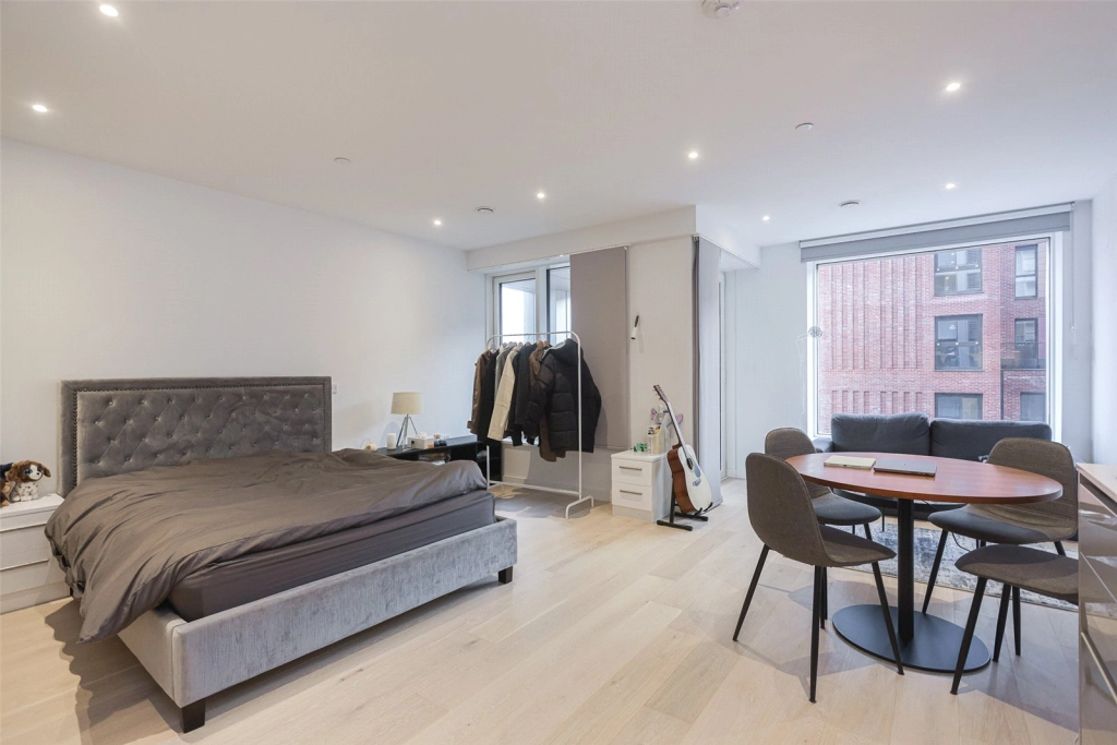 1 bedroom apartments/flats for sale in Deacon Street, Elephant and Castle - SE17 view 3