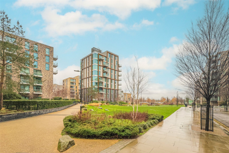 1 bedroom apartments/flats to sale in Emerald Quarter, Woodberry Down-image 3