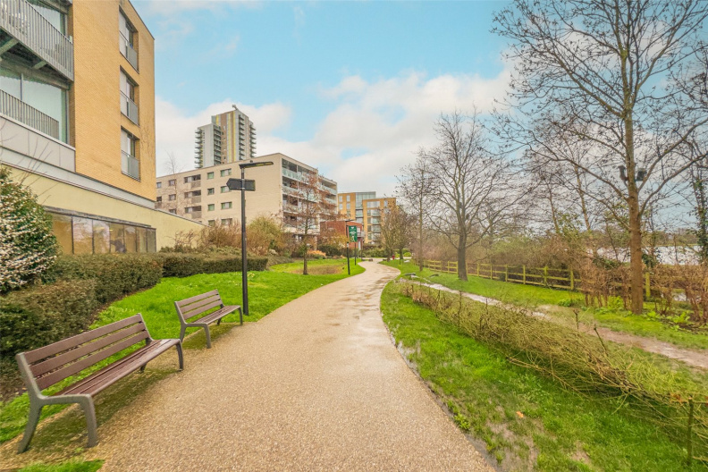 1 bedroom apartments/flats to sale in Emerald Quarter, Woodberry Down-image 17