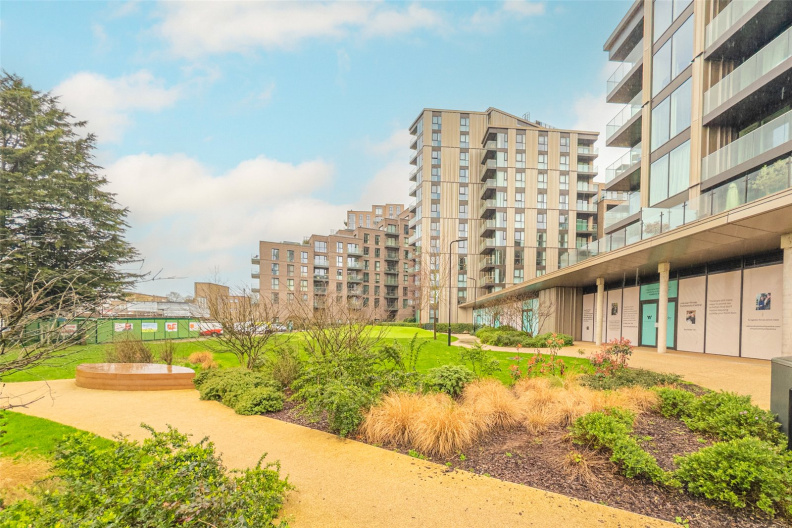 1 bedroom apartments/flats to sale in Emerald Quarter, Woodberry Down-image 2