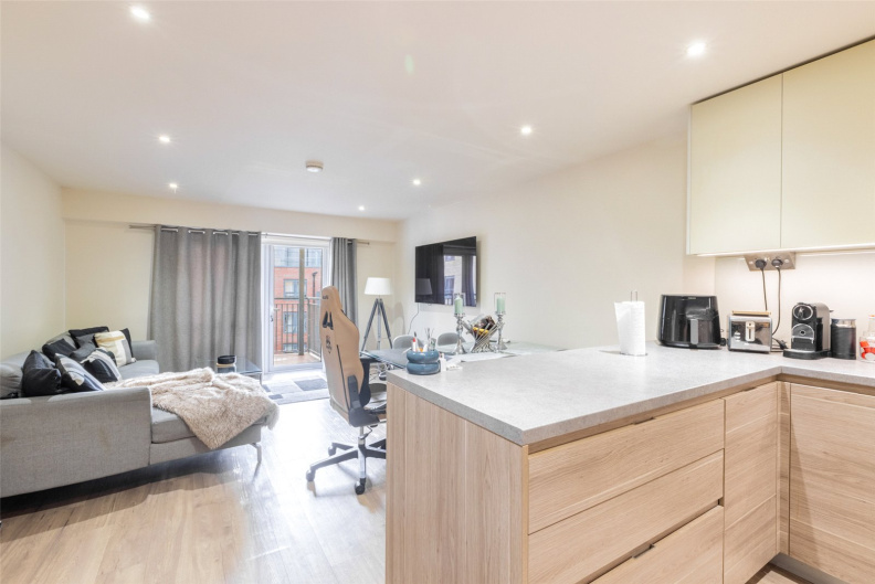 2 bedrooms apartments/flats for sale in Beaufort Square, Beaufort Park, Colindale - NW9 view 10