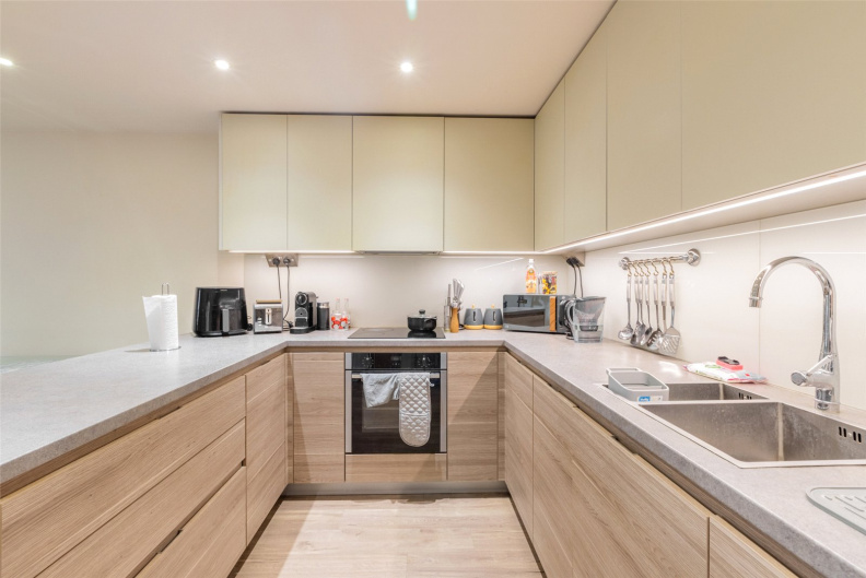 2 bedrooms apartments/flats for sale in Beaufort Square, Beaufort Park, Colindale - NW9 view 4