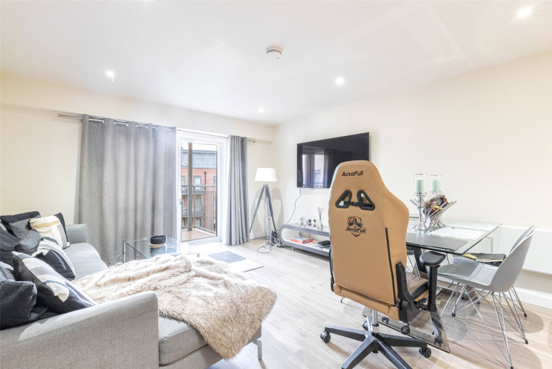 2 bedrooms apartments/flats for sale in Beaufort Square, Beaufort Park, Colindale - NW9 view 9