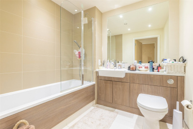 Beaufort Square, Beaufort Park, Colindale - NW9 view 5