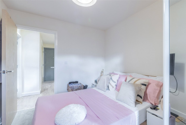 Beaufort Square, Beaufort Park, Colindale - NW9 view 12