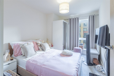 Beaufort Square, Beaufort Park, Colindale - NW9 view 6