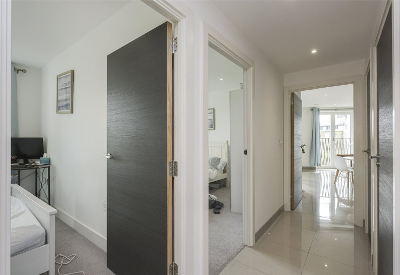 3 bedrooms apartments/flats to sale in St Georges Circus, Southwark-image 14