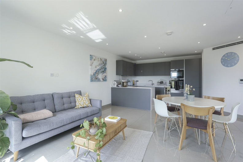 3 bedrooms apartments/flats to sale in St Georges Circus, Southwark-image 2