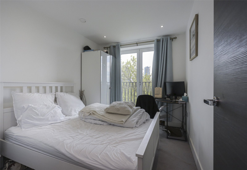 3 bedrooms apartments/flats to sale in St Georges Circus, Southwark-image 5