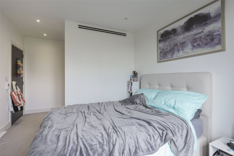 3 bedrooms apartments/flats to sale in St Georges Circus, Southwark-image 18