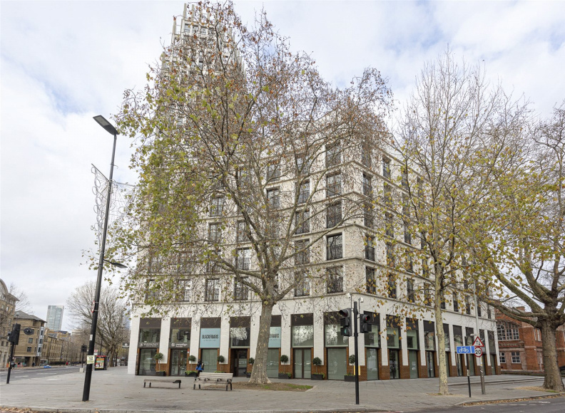 3 bedrooms apartments/flats to sale in St Georges Circus, Southwark-image 1