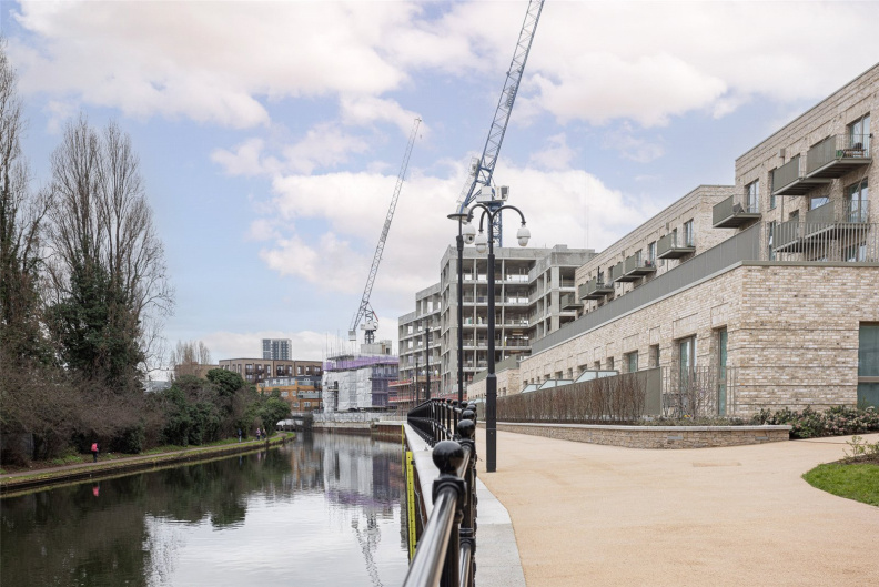 2 bedrooms apartments/flats for sale in Grand Union, Beresford Avenue, Wembley - HA0 view 7