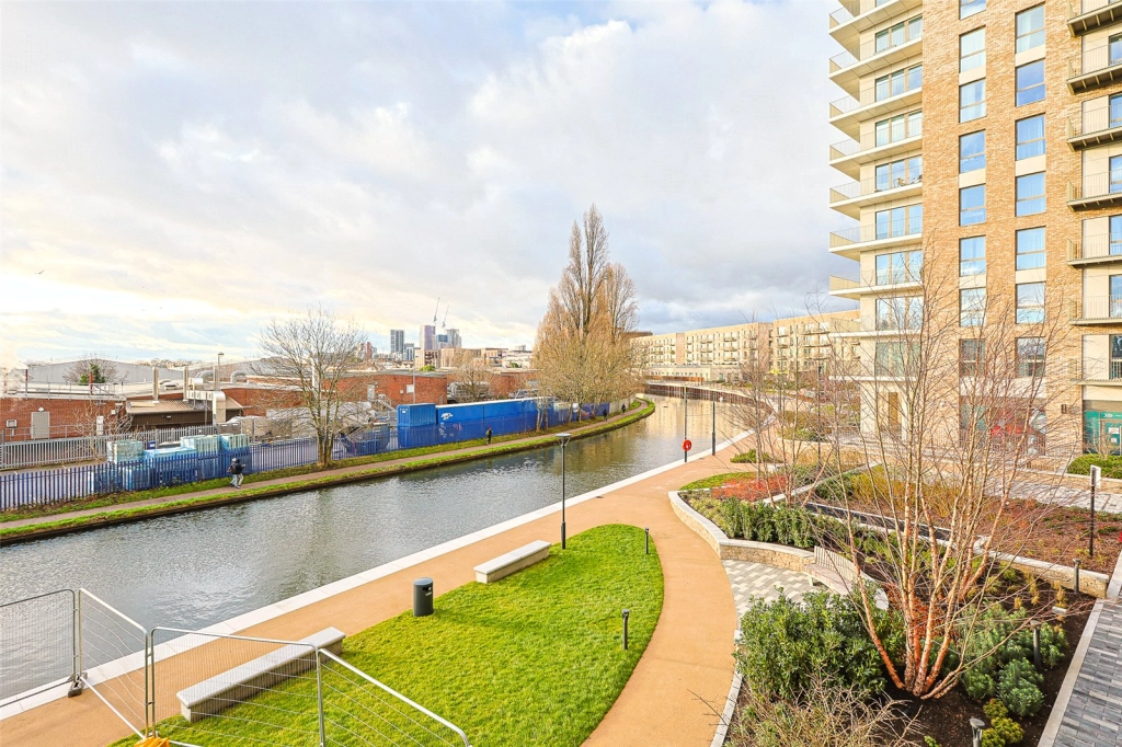 1 bedroom apartments/flats for sale in Quay Walk, Wembley - HA0 view 12