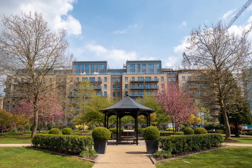 1 bedroom apartments/flats for sale in Beaufort Square, Colindale - NW9 view 5
