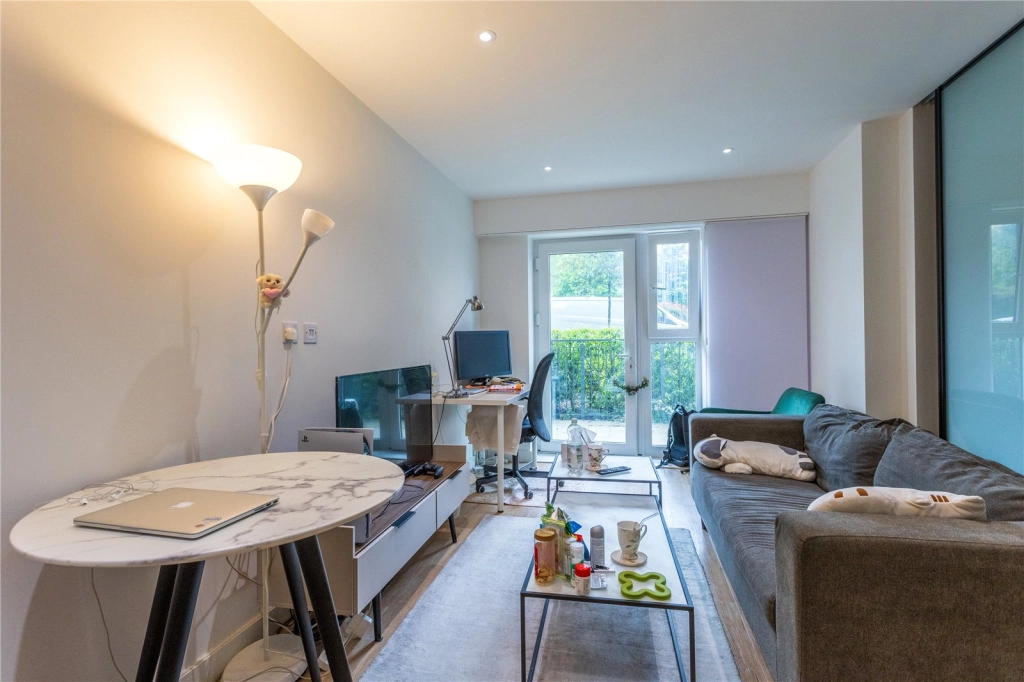 1 bedroom apartments/flats for sale in Beaufort Square, Colindale - NW9 view 9