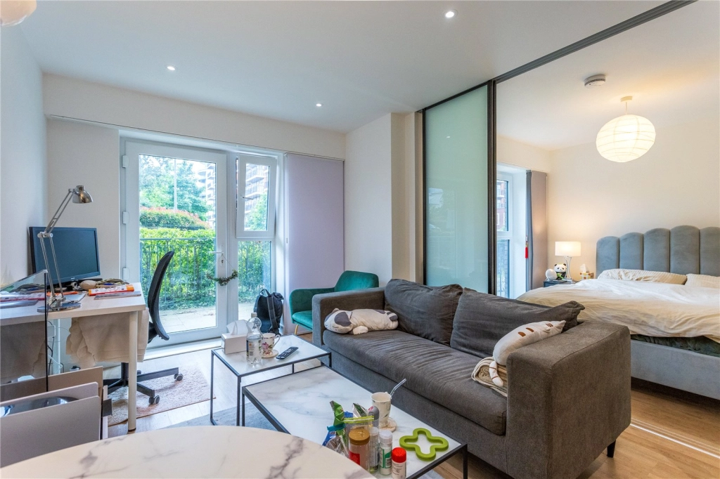 1 bedroom apartments/flats for sale in Beaufort Square, Colindale - NW9 view 4