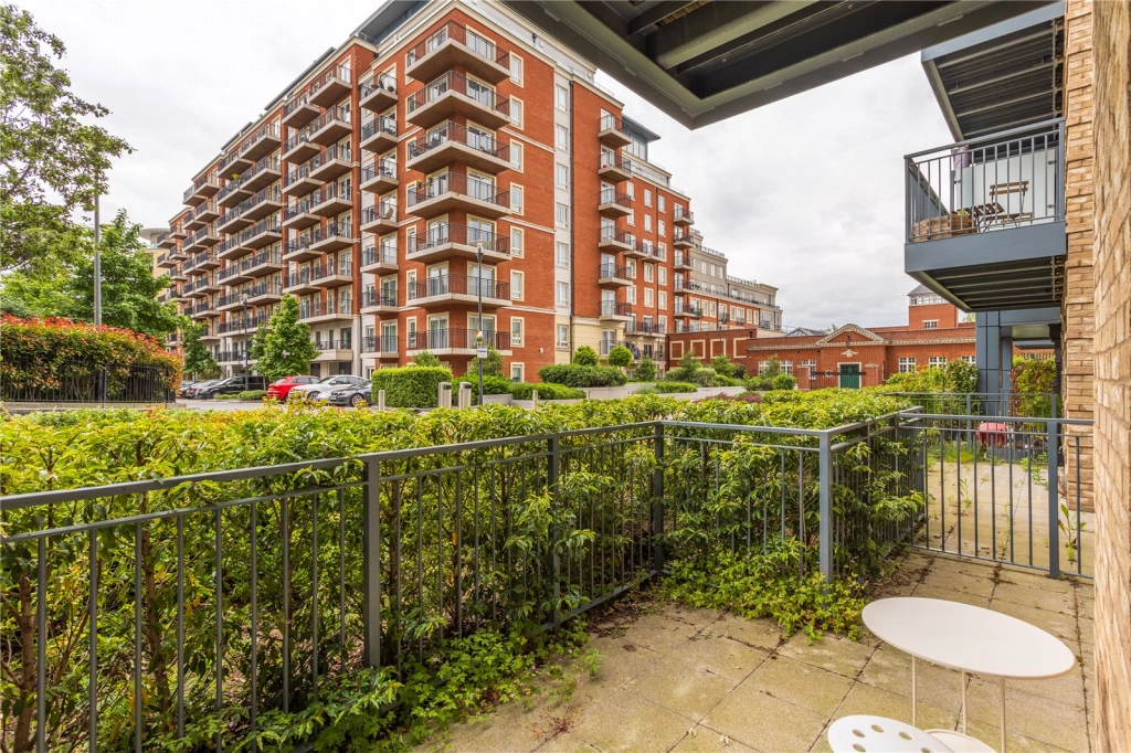 1 bedroom apartments/flats for sale in Beaufort Square, Colindale - NW9 view 8