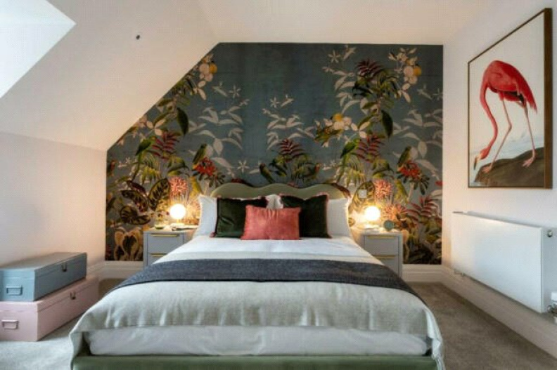 5 bedroom house for Sale in Bramley Road, Enfield, N14, London