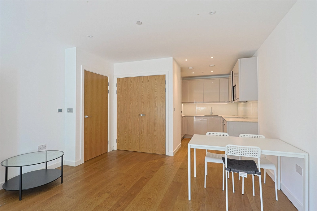 1 bedroom apartments/flats for sale in Thonrey Close, Colindale Gardens, Colindale - NW9 view 9
