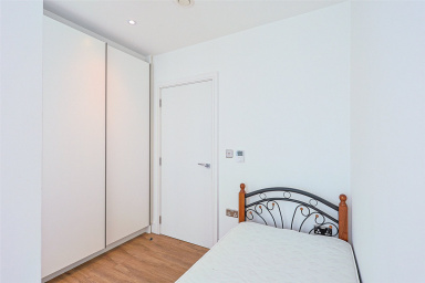 West Gate, London, Ealing W5 image 4