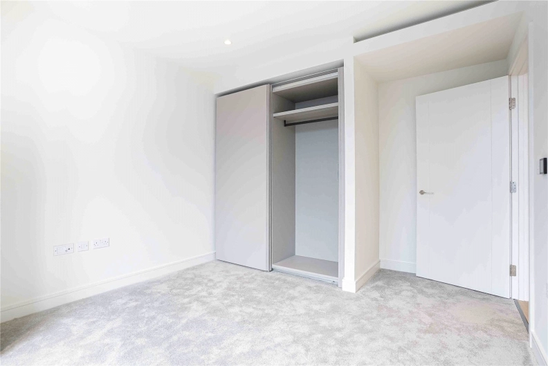 2 bedrooms apartments/flats to sale in South Quay Plaza, Canary Wharf-image 9