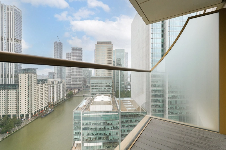 Studio apartments/flats for sale in Park Drive, Canary Wharf - E14 view 2
