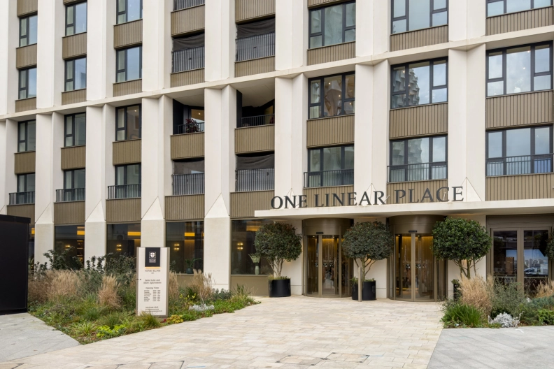 1 bedroom apartments/flats for sale in Ponton Road, Nine Elms - SW11 view 2