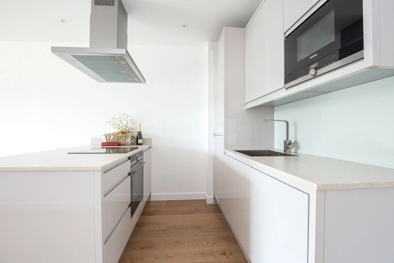 1 bedroom apartments/flats to sale in Achill Close, Colindale Gardens, Colindale-image 6