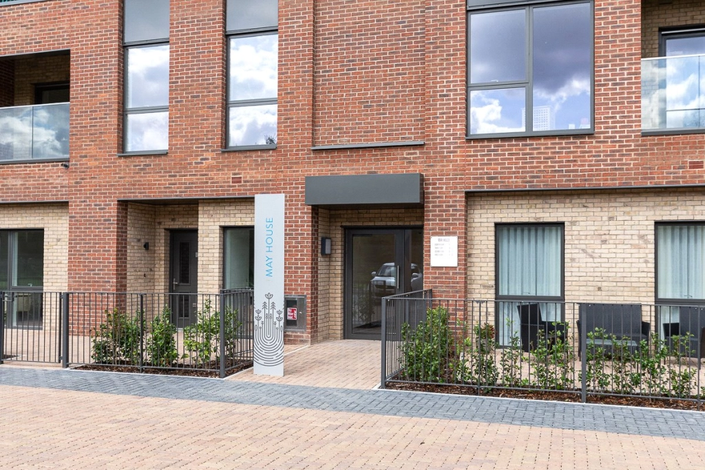 1 bedroom apartments/flats for sale in Achill Close, Colindale Gardens, Colindale - NW9 view 8