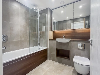 Wandsworth Road, Nine Elms SW8 image 6