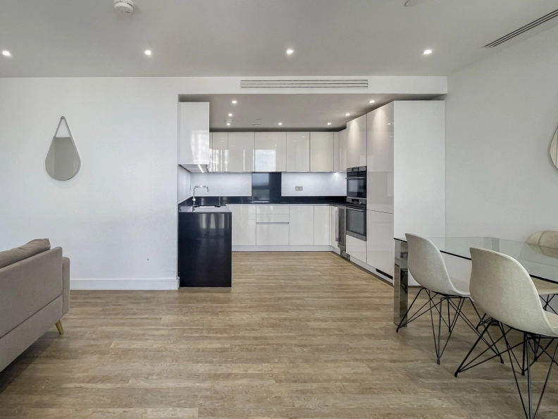2 bedrooms apartments/flats to sale in Wandsworth Road, Nine Elms-image 11