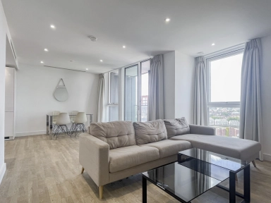 Wandsworth Road, Nine Elms SW8 image 2