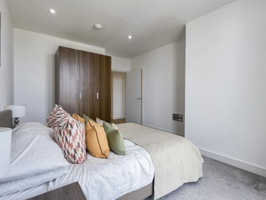 Wandsworth Road, Nine Elms SW8 image 13