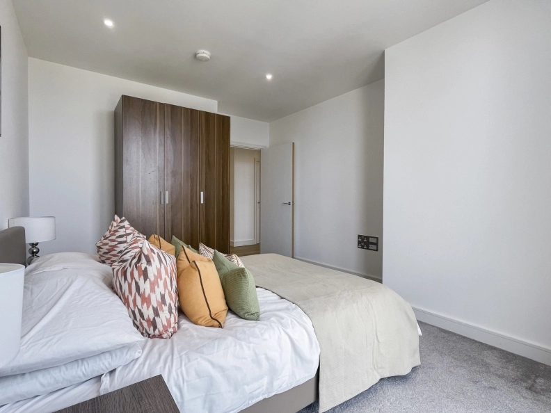 2 bedrooms apartments/flats to sale in Wandsworth Road, Nine Elms-image 13