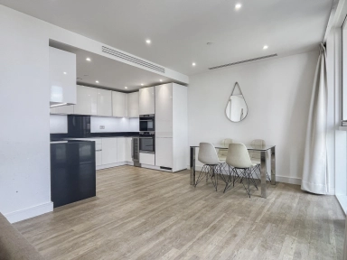 Wandsworth Road, Nine Elms SW8 image 9