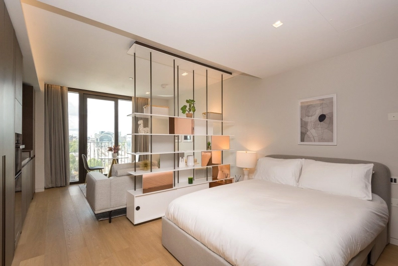 1 bedroom apartments/flats to sale in Casson Square, Waterloo-image 4