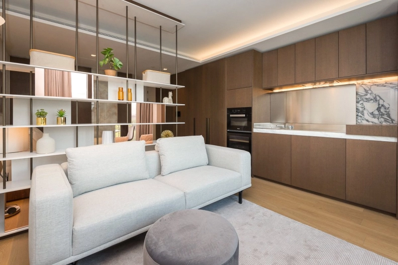 1 bedroom apartments/flats to sale in Casson Square, Waterloo-image 3