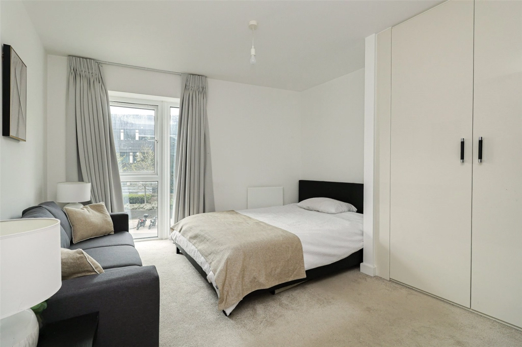 1 bedroom apartments/flats for sale in Caversham Road, Beaufort Park, Colindale - NW9 view 5